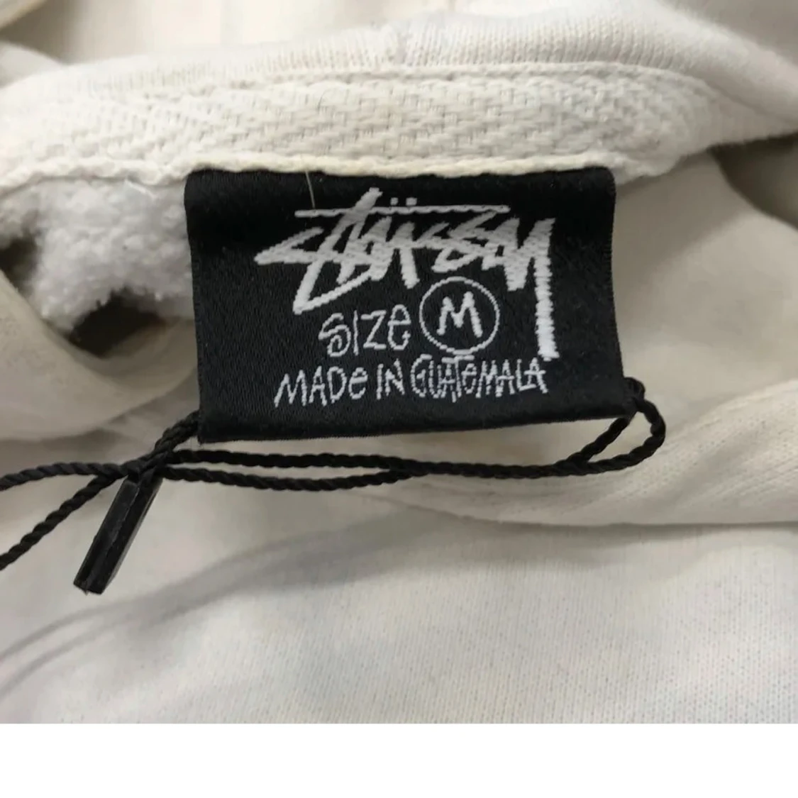 Vit hoodie från Stussy - 2