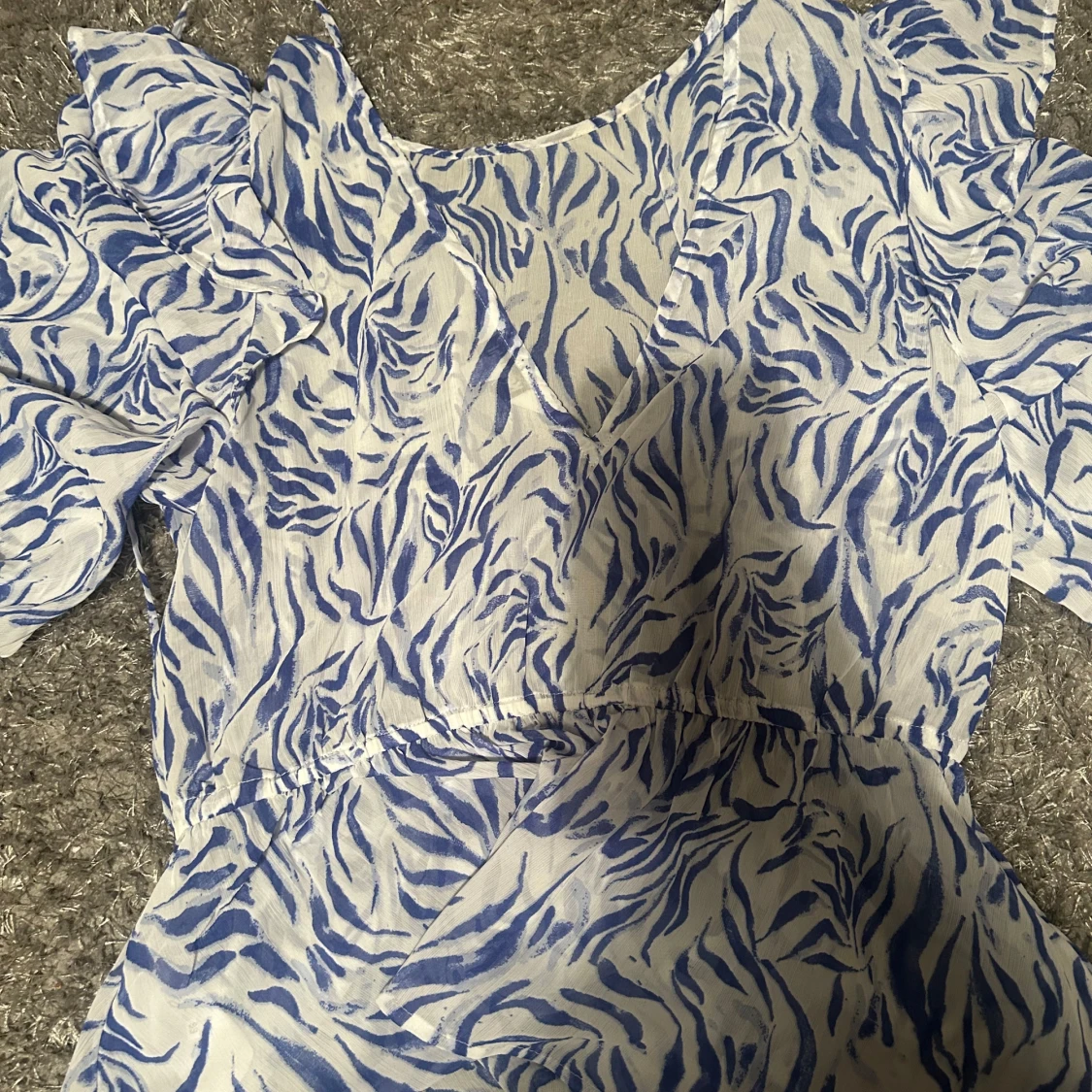 Blåvit Blus med zebramönster från Kappahl