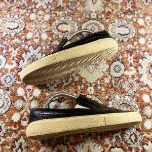Saint Laurent Loafers - Hej! Säljer nu mina skor från märket Saint Laurent , storlek 42,bra skick, tveka inte på att höra av dig om du har frågor eller funderingar kring skorna!