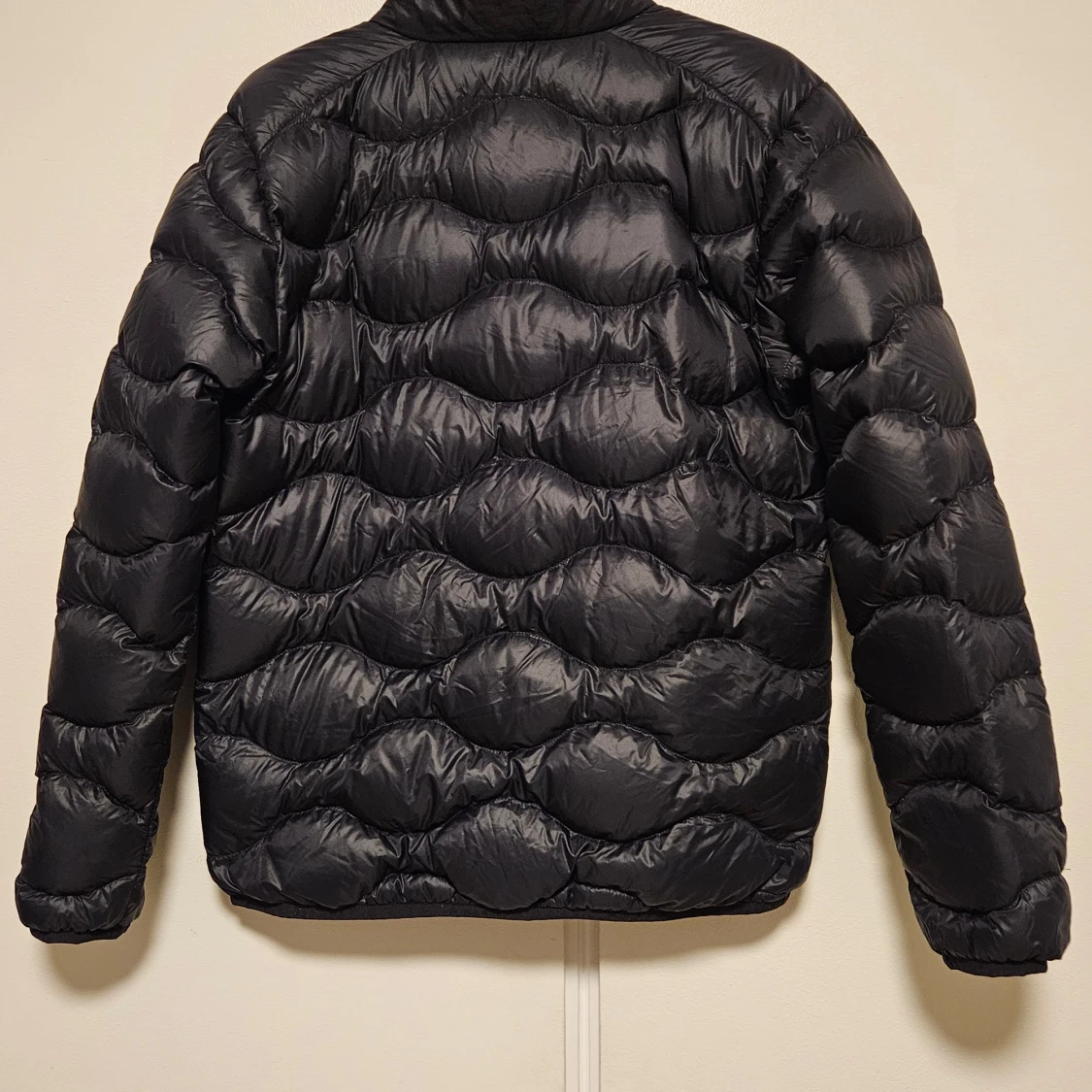 Svart pufferjacka från Peak Performance - 90