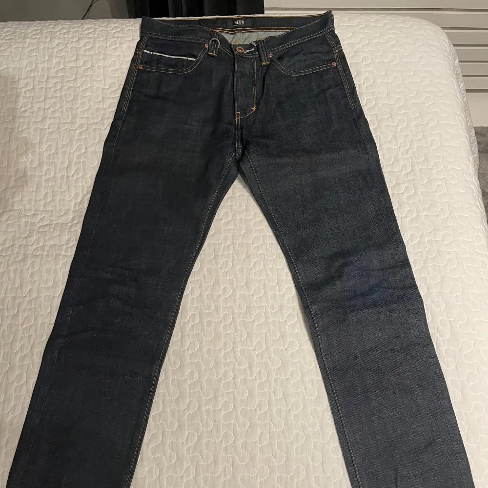 Hej! Säljer nu dessa as snygga jeans från NEUW. Det är rå denim jeans och dom är helt otvättade! Skick 10/10. Nypris 1300kr, mitt pris 349kr. Pris kan diskuteras. Skriv vid funderingar! . Jeans & Byxor.