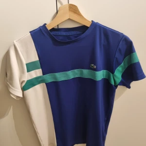 Lacoste tröja  - Storlek 164 inga hål inga fläckar 