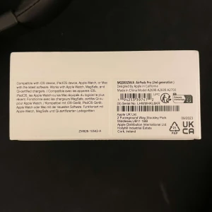 Air - Pods - Säljer mina Air - Pods eftersom jag har skaffat mig nya hörlurar. Dom är väldigt väl använda i princip nya, dom har ett fungerande serial number men ingen kvitto. Därav priset 