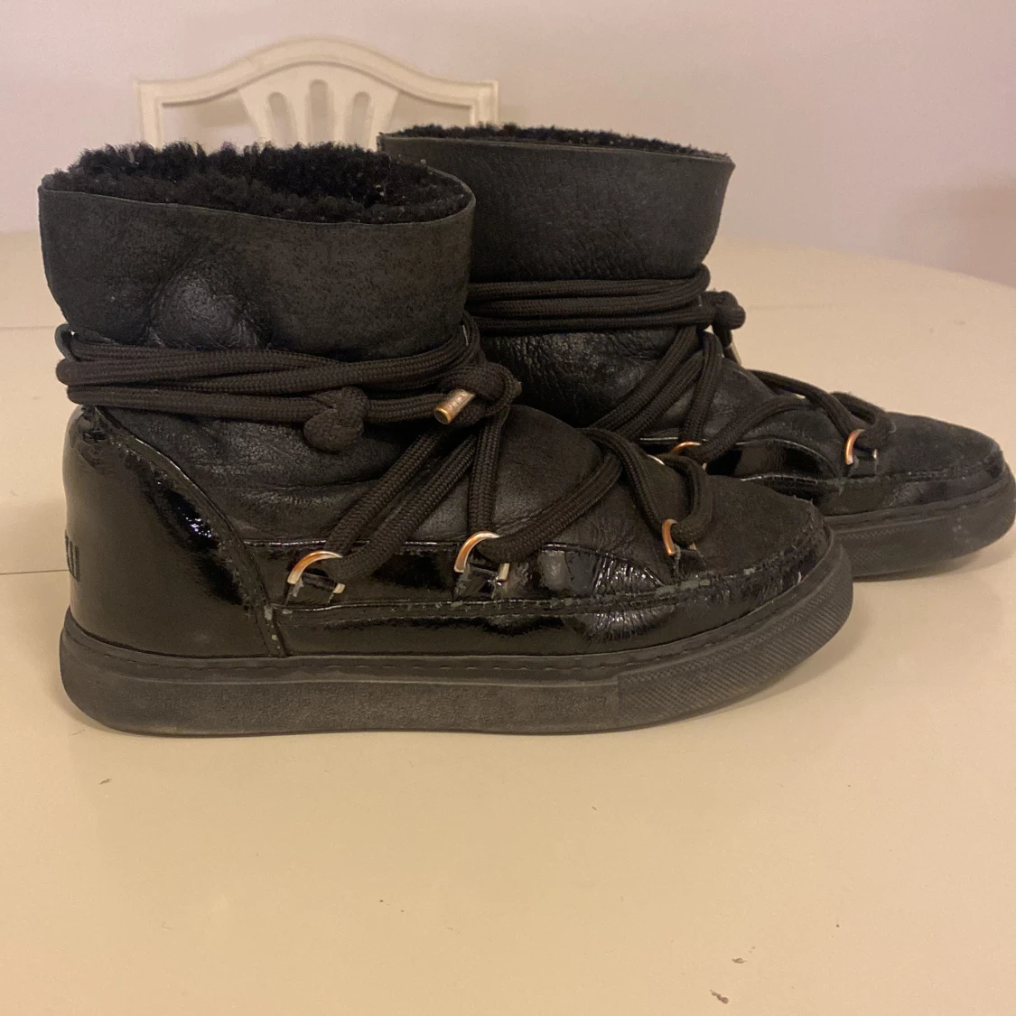 Svarta boots från Inuikii