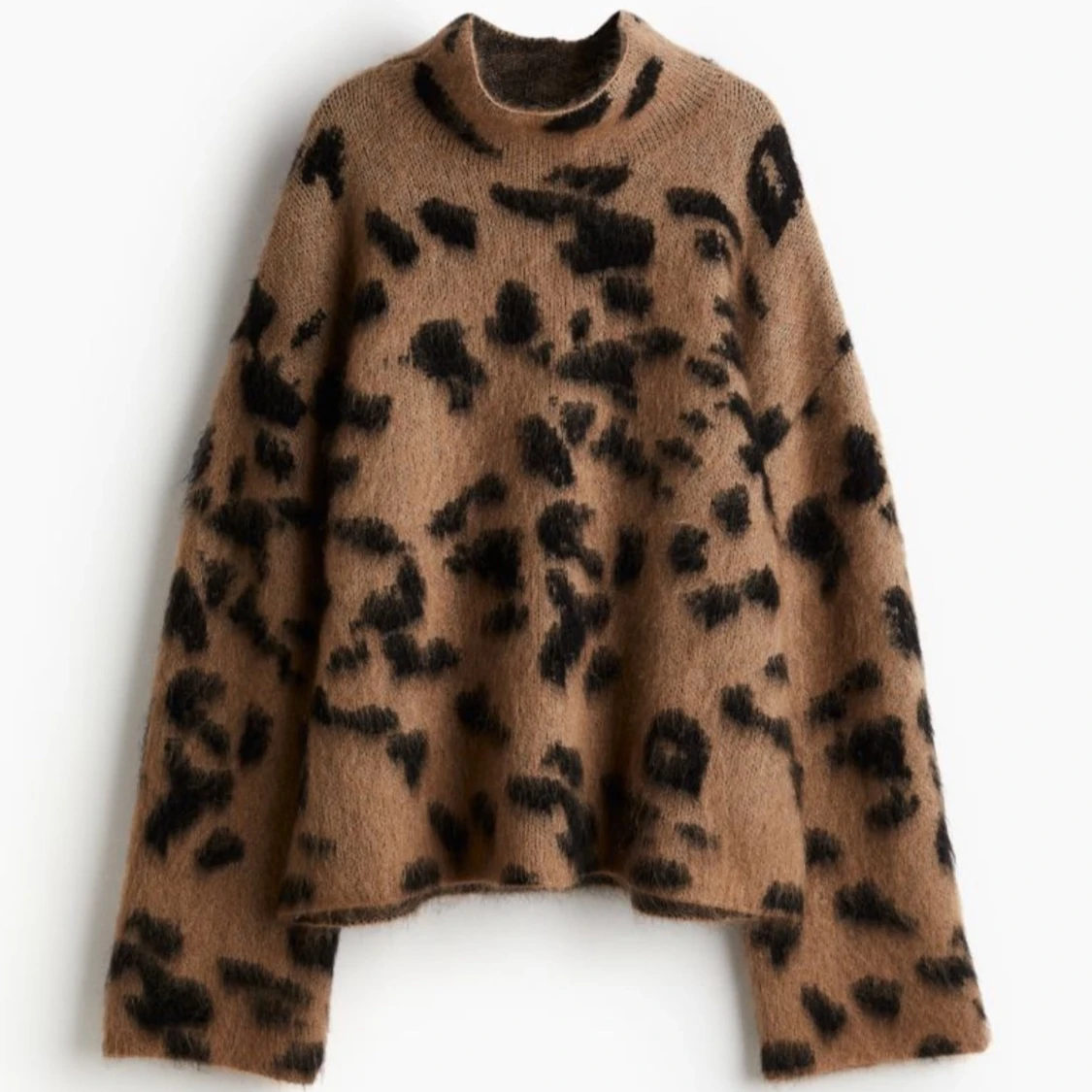 Leopardmönstrad tröja, stickad i mohairmix H&M edition