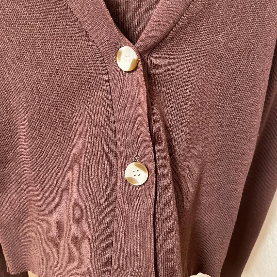 Brun stickad kofta från Noisy May - 90