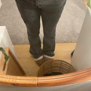 Bootcut jeans - Superfina bootcut jeans som knappt är använda