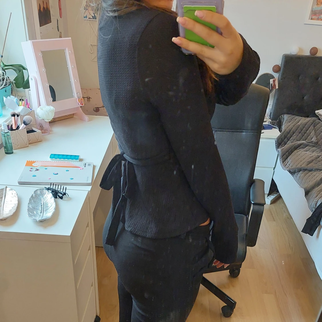 Mörkblå långärmad topp med knyt - 3