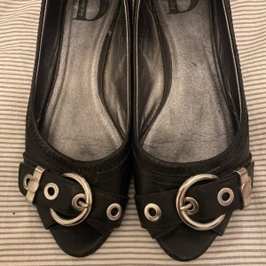 klackar med buckles - skitsnygga och bekväma skor med liten klack🙏🏼