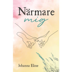 Närmare mig (bok, kartonnage) - Lisa är gift med den charmige Mattias och de har två fina barn. När de flyttar in i sitt drömhus borde lyckan vara total. Men det är något som skaver, Lisa känner sig osynlig både hemma och på jobbet. Varför får Mattias leva precis som han vill medan Lisa förväntas ta ansvar för barn och hem fast hon också jobbar heltid? Lisa blir alltmer frustrerad och till slut gör hon uppror.Då dyker Lea upp, vilda Lea med trasselhåret och de grå ögonen som vägrar leva som alla andra. Lisa ställs inför ett val. Ska hon kämpa för sin familj eller ska hon bryta upp och våga leva som hon vill?Närmare mig är en feelgoodroman med humor och värme. Den handlar om kvinnors styrka och vilka val vi gör i livet. Får en mamma någonsin tänka på sig själv och vad händer om hon gör det?    Format Kartonnage   Omfång 292 sidor   Språk Svenska   Förlag Whip Media   Utgivningsdatum 2021-09-13   ISBN 9789189409064  