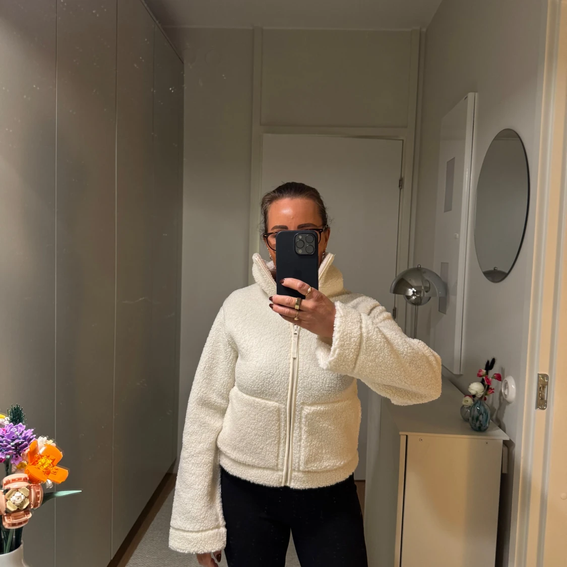 Vit teddyjacka med dragkedja