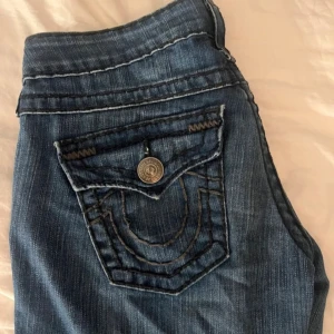True religion jeans  - Storlek 27 och passar till längd under 166 kan pruta om riktigt snabb handel
