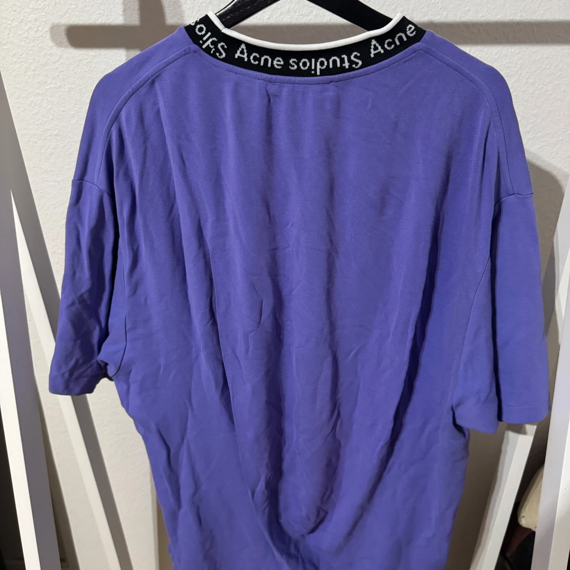 Lila t-shirt från Acne Studios - 90