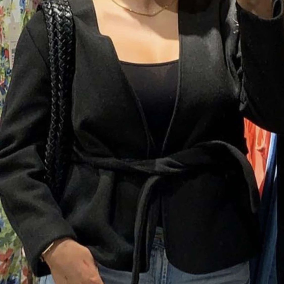 Svart kavaj med knytband - 90