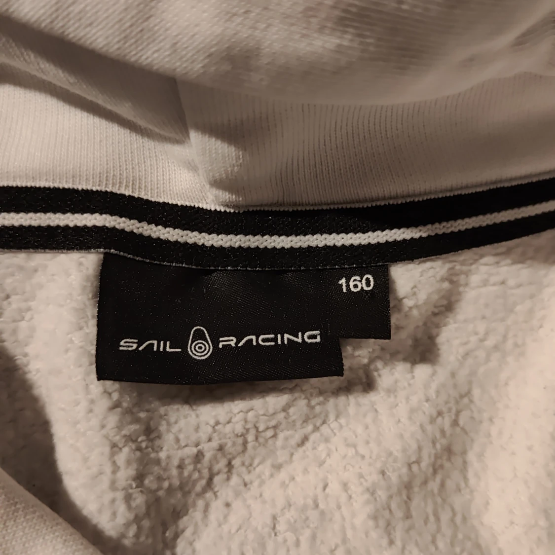 Vit hoodie från Sail Racing - 92