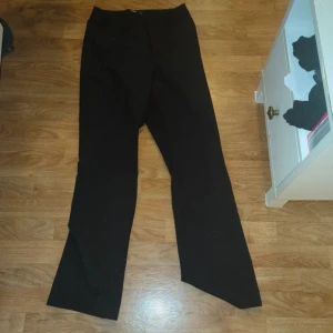 Kostymbyxor  - Kostymbyxor från bikbok nyligen köpta som present men passade inte 