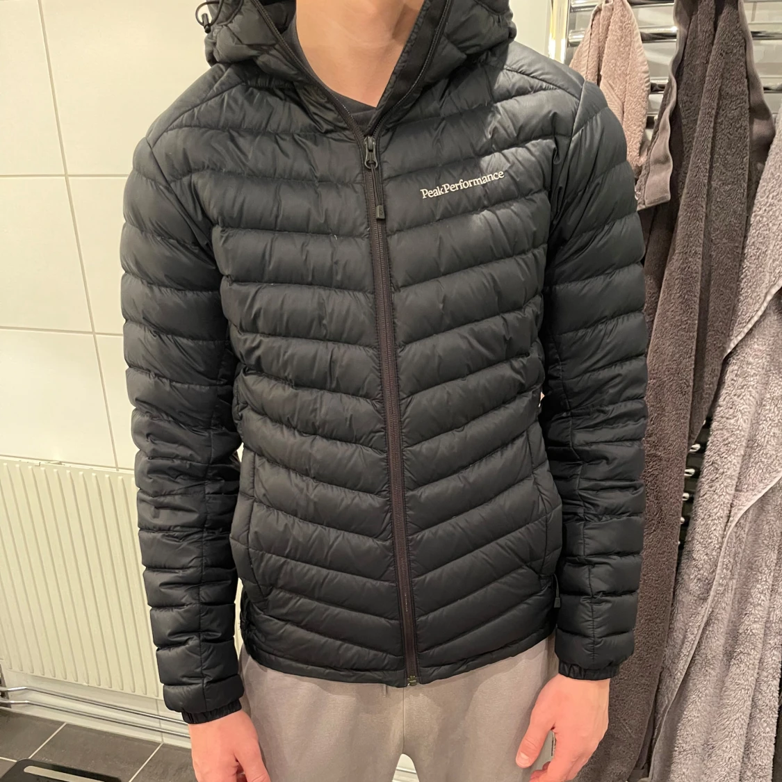 Marinblå dunjacka från Peak Performance - 90