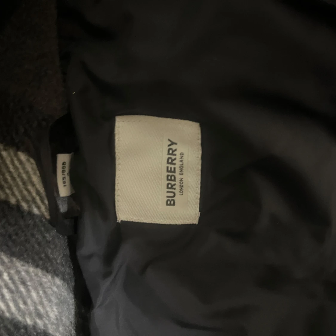 Svart dunjacka från Burberry - 4