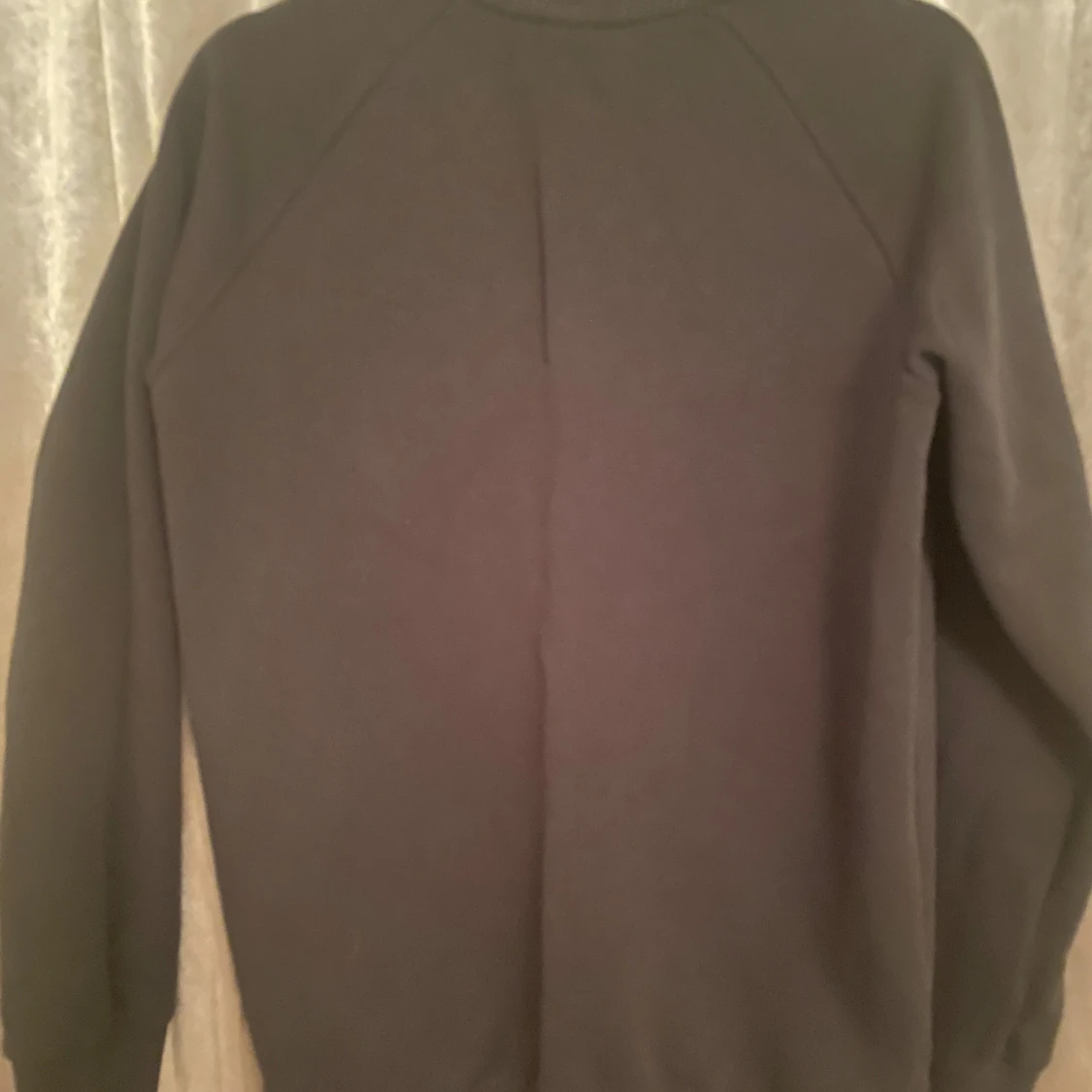 Svart tröja från Peak Performance strl 170 - 90