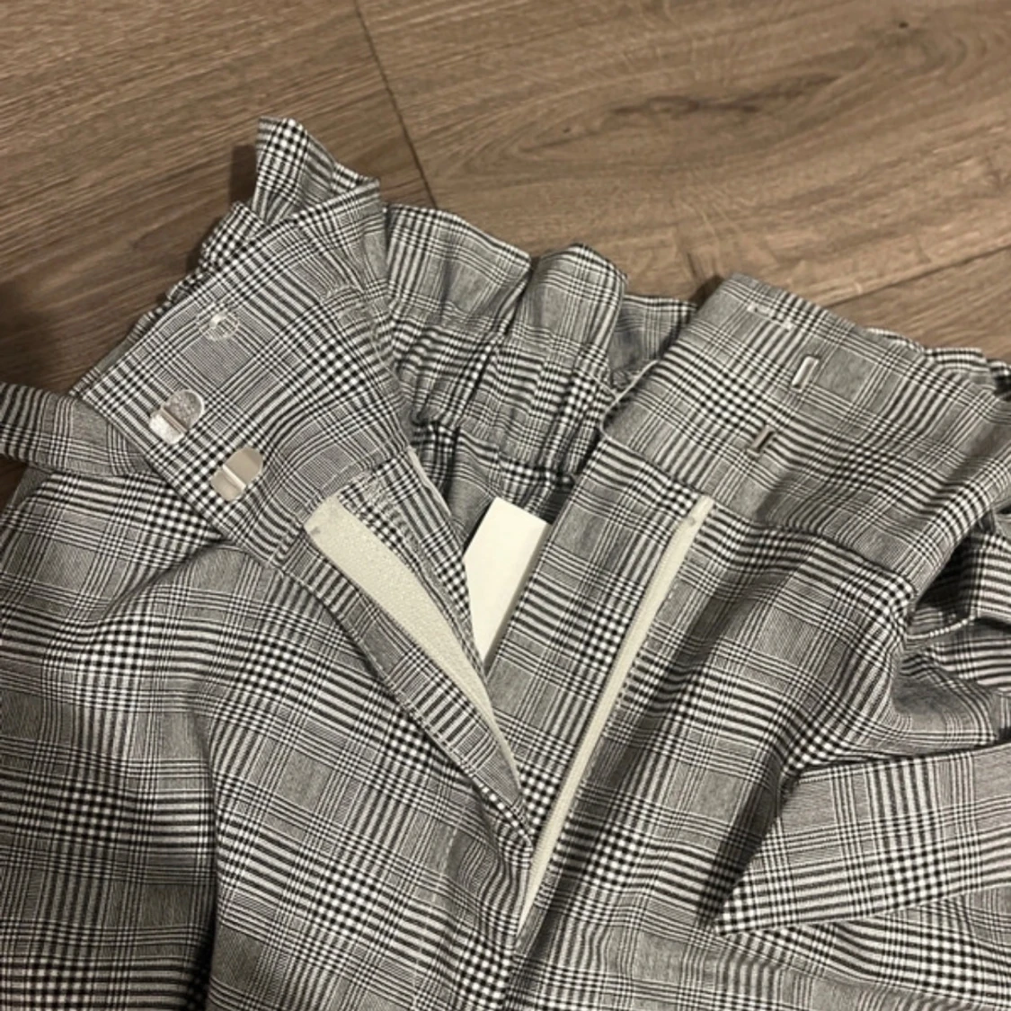 Rutiga kostymbyxor från H&M - 92