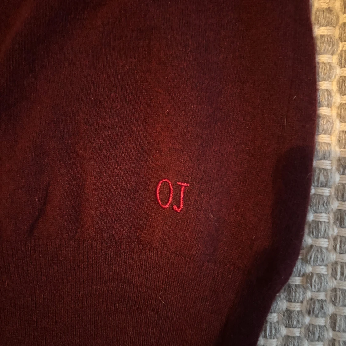 Mörkröd tröja från Oscar Jacobson - 91