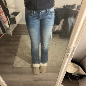 LTB ljusblå valerie jeans  - Säljer dessa superfina jeans från LTB! De är bootcut och Low waist och de är i modellen valerie, säljer då dom är för korta för mig 💖 Endast testade och superbra skick, ingen defekt alls! 
