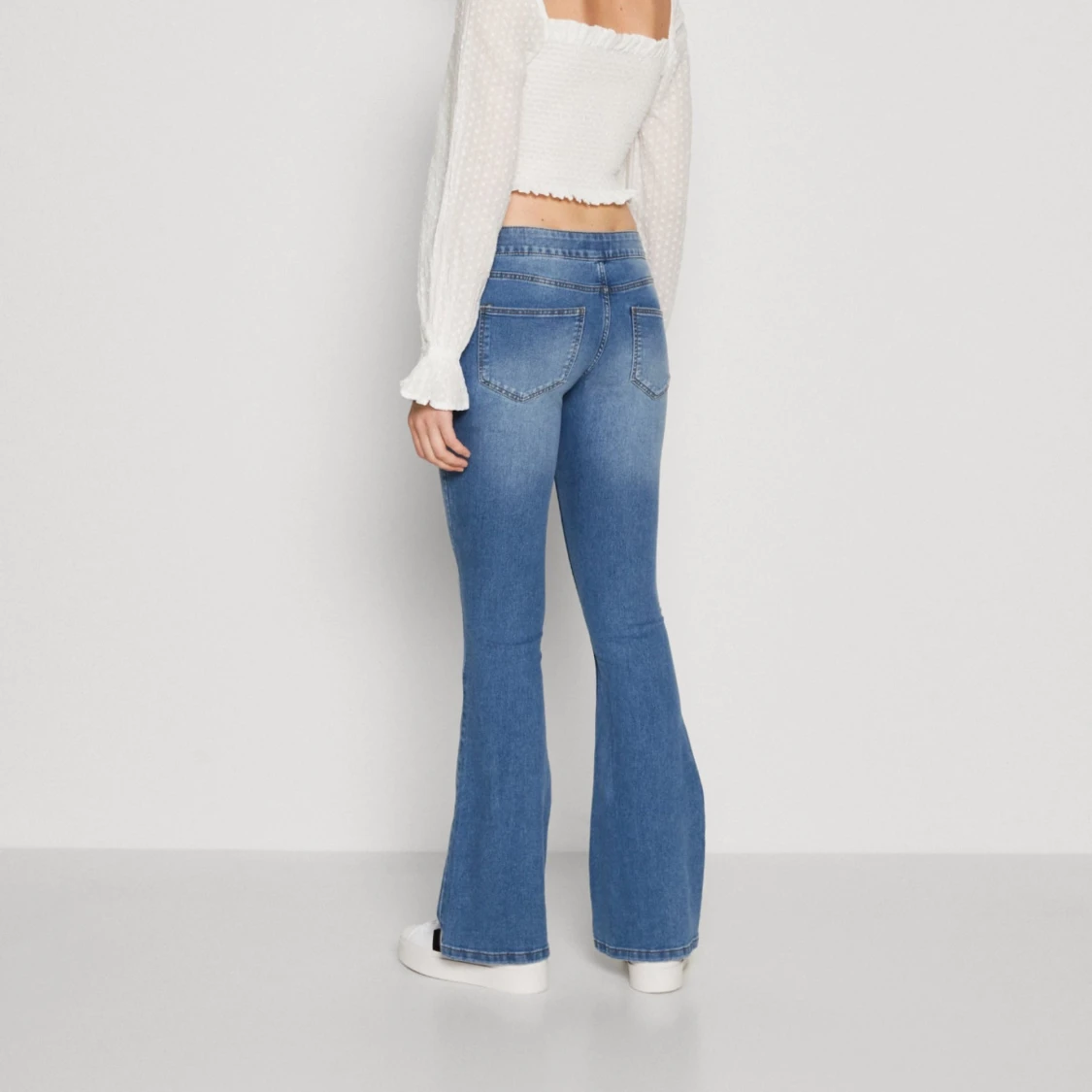 Blå bootcut jeans - 90