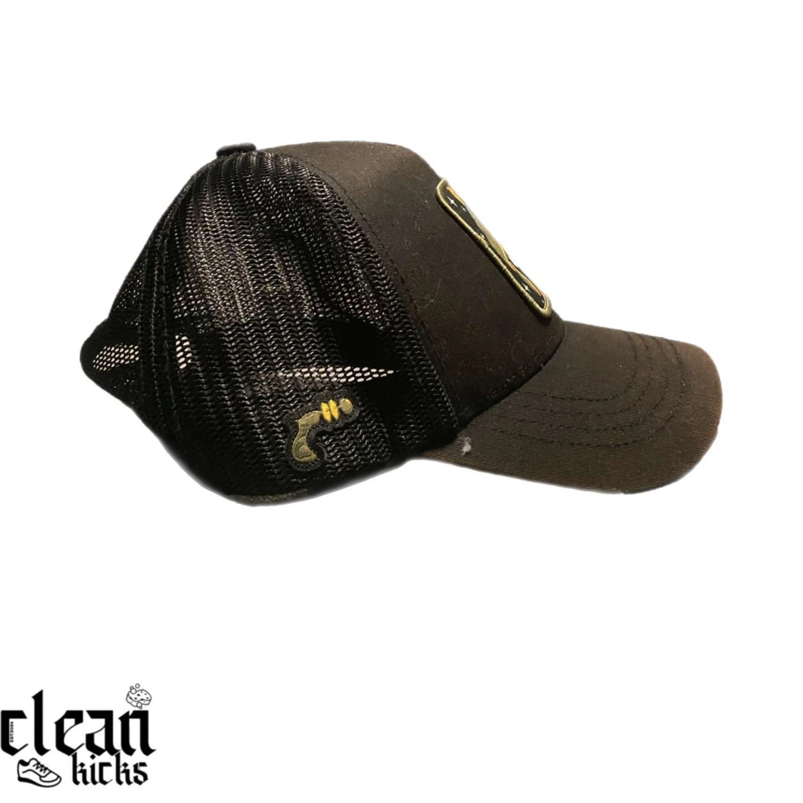 Svart keps med broderad patch - 2