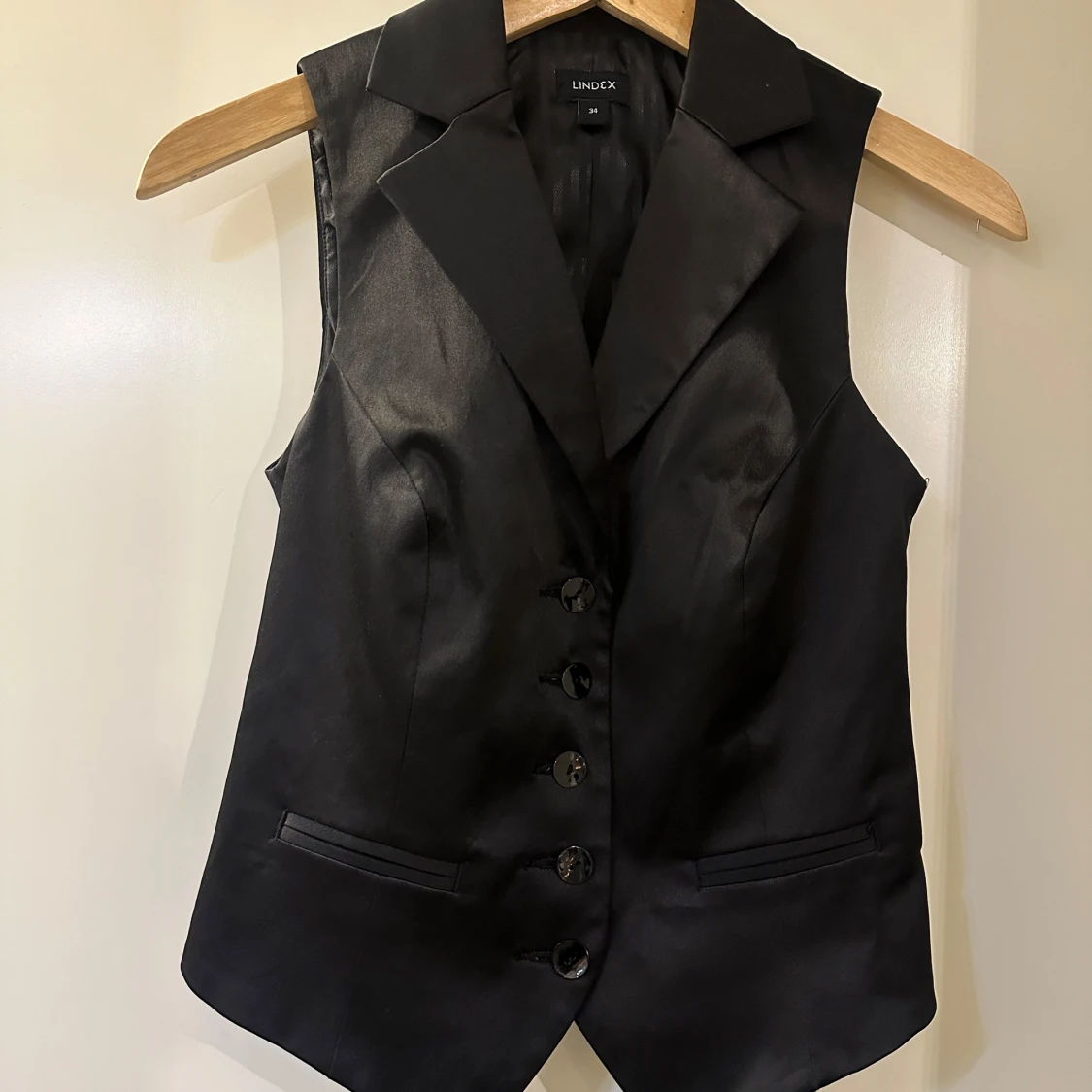 Svart kostymväst från Lindex