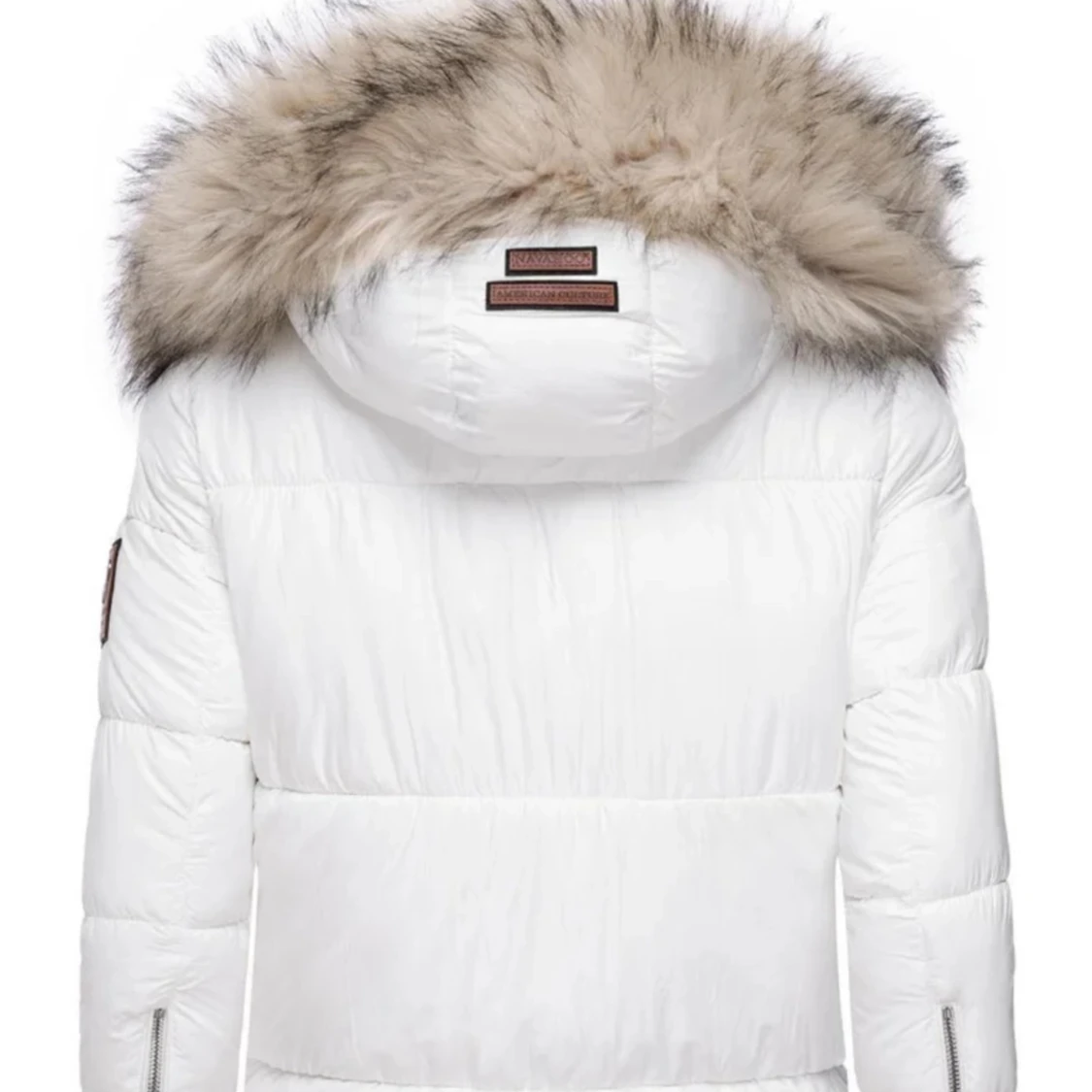 Vit pufferjacka med pälsdetaljer från Navahoo - 91