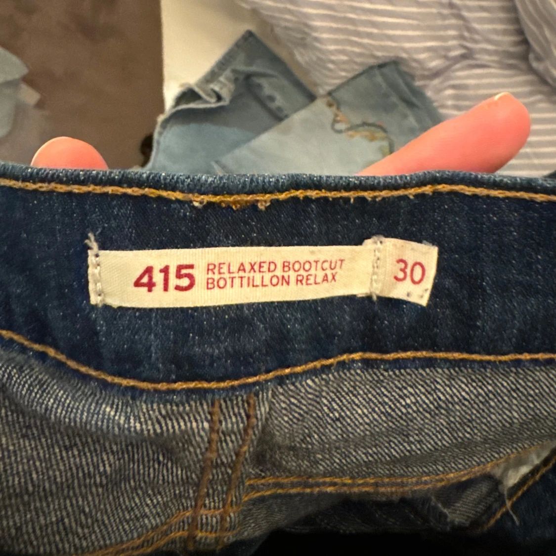 Levi's 415 Relaxed Bootcut Jeans - 2