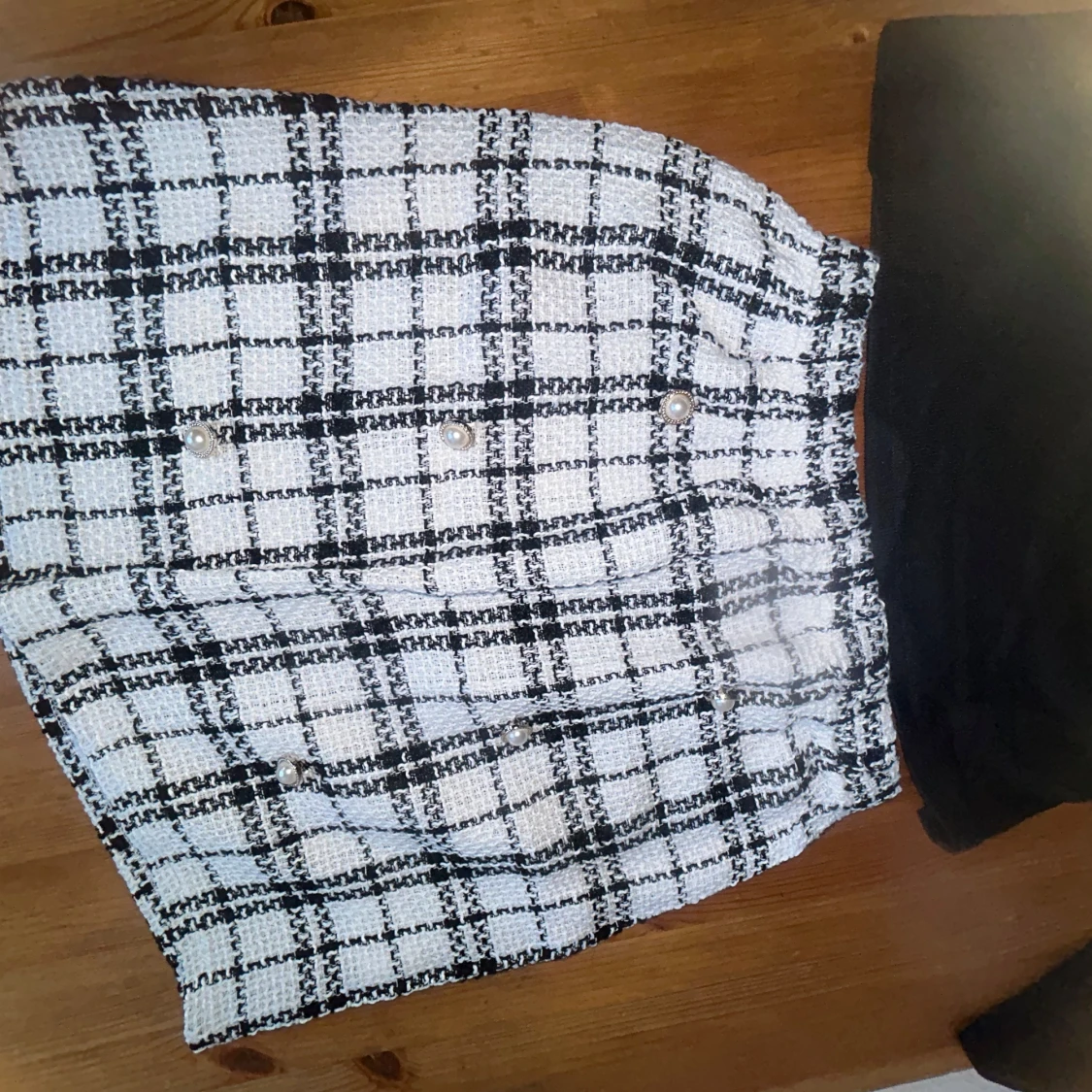 Svart ribbad polotröja från Shein - 3