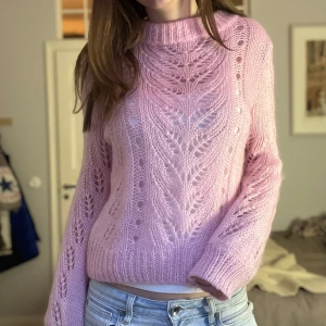 Rosa stickad tröja - Superfin rosa stickad tröja i mohair mix💕💕