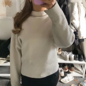 Vit stickad tröja - Fin stickad tröja från zara som tyvär inte kommer till användning 🤍