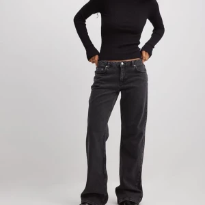 NAKD low wide jeans - Slutsålda NAKD jeans! Nya med prislapp. Nypris 700kr