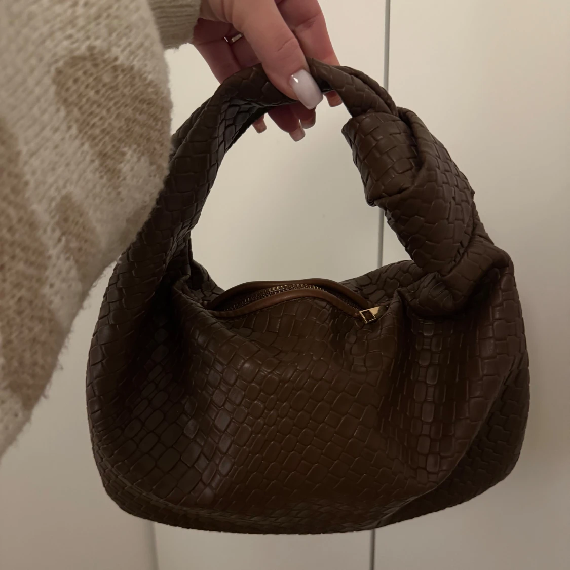 Brun flätad handväska - 1