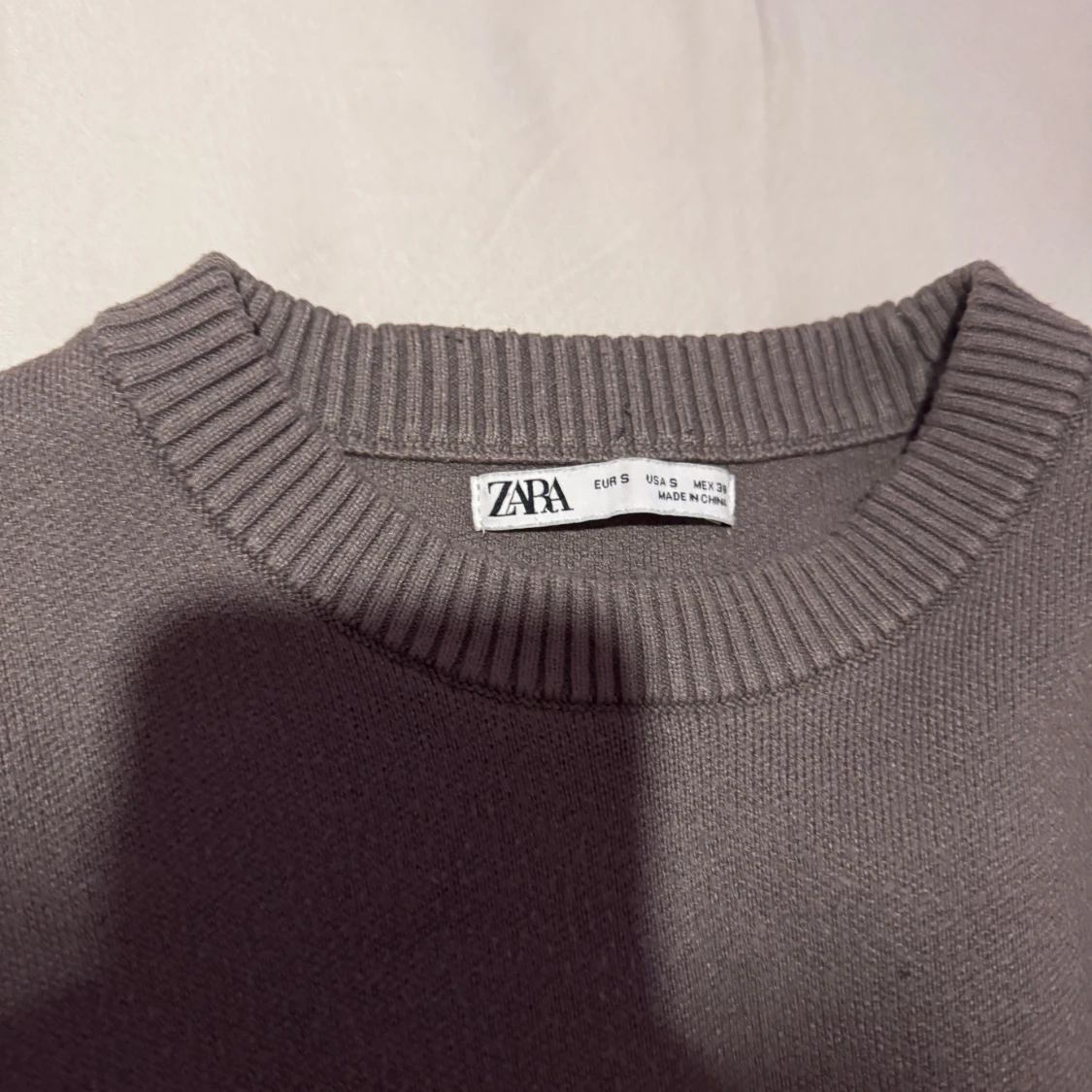 Grå/brun tröja från Zara - 1