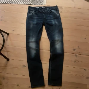 Replay Ambass Hyperflex  - Tja, säljer dessa riktigt snygga Replay Ambass Hyperflex med riktigt snygg tvätt. De är helt nya, skick 10/10. Pris kan diskuteras vid snabb affär. Hör gärna av dig vid mer frågor😊