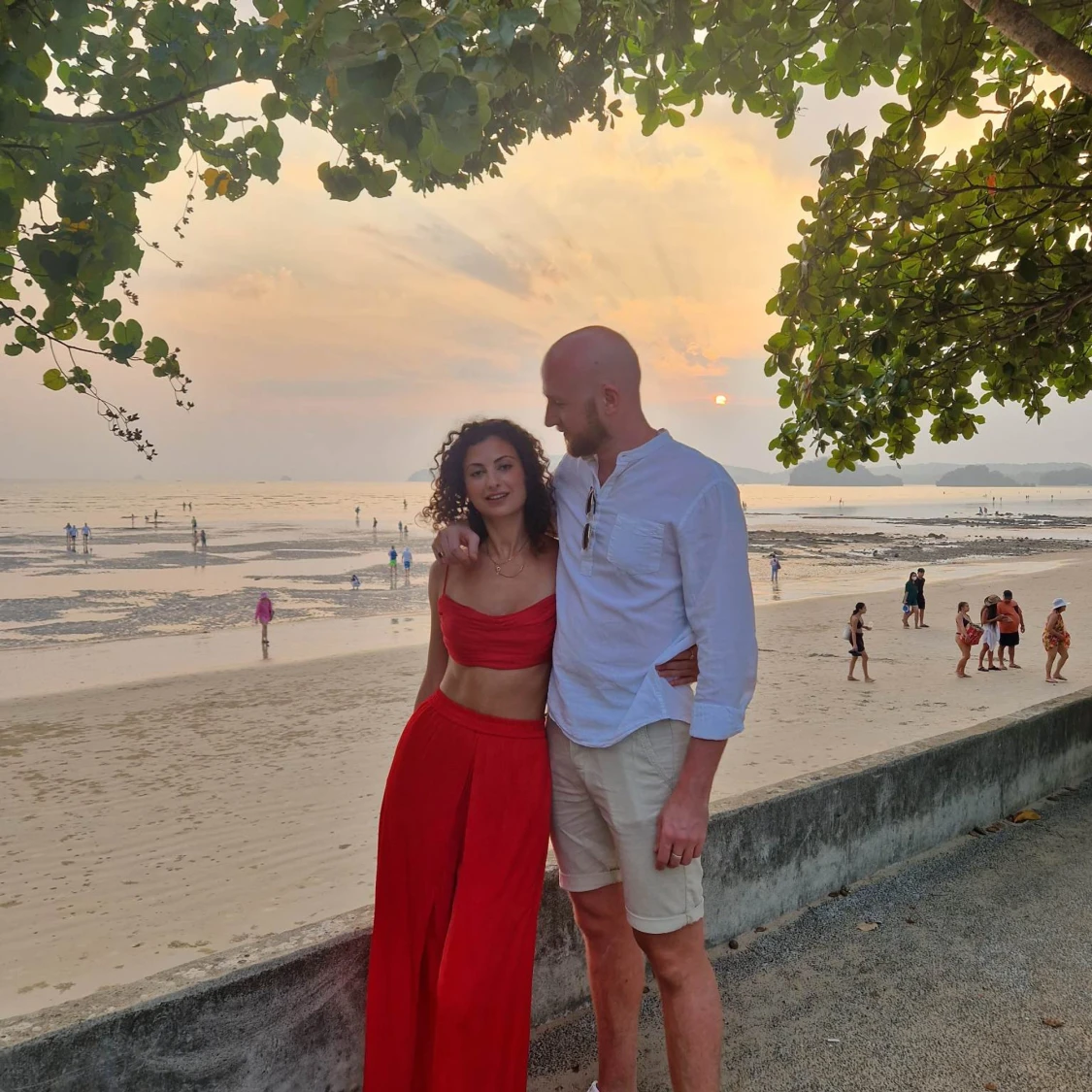 Silkes topp och vida byxor