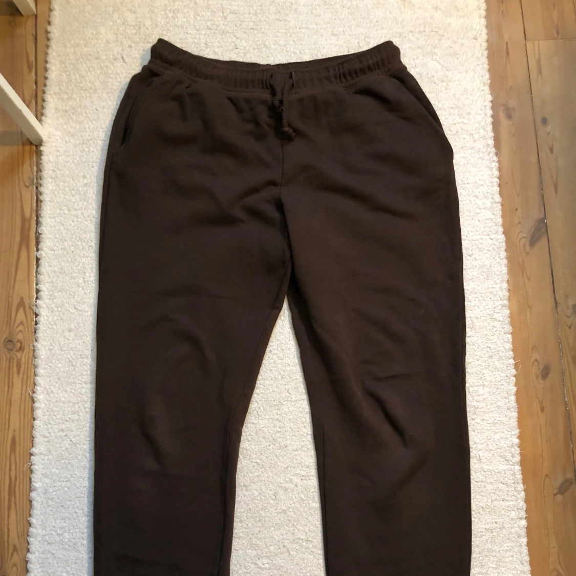 Bruna mjukisbyxor från By Malene Birger - 1