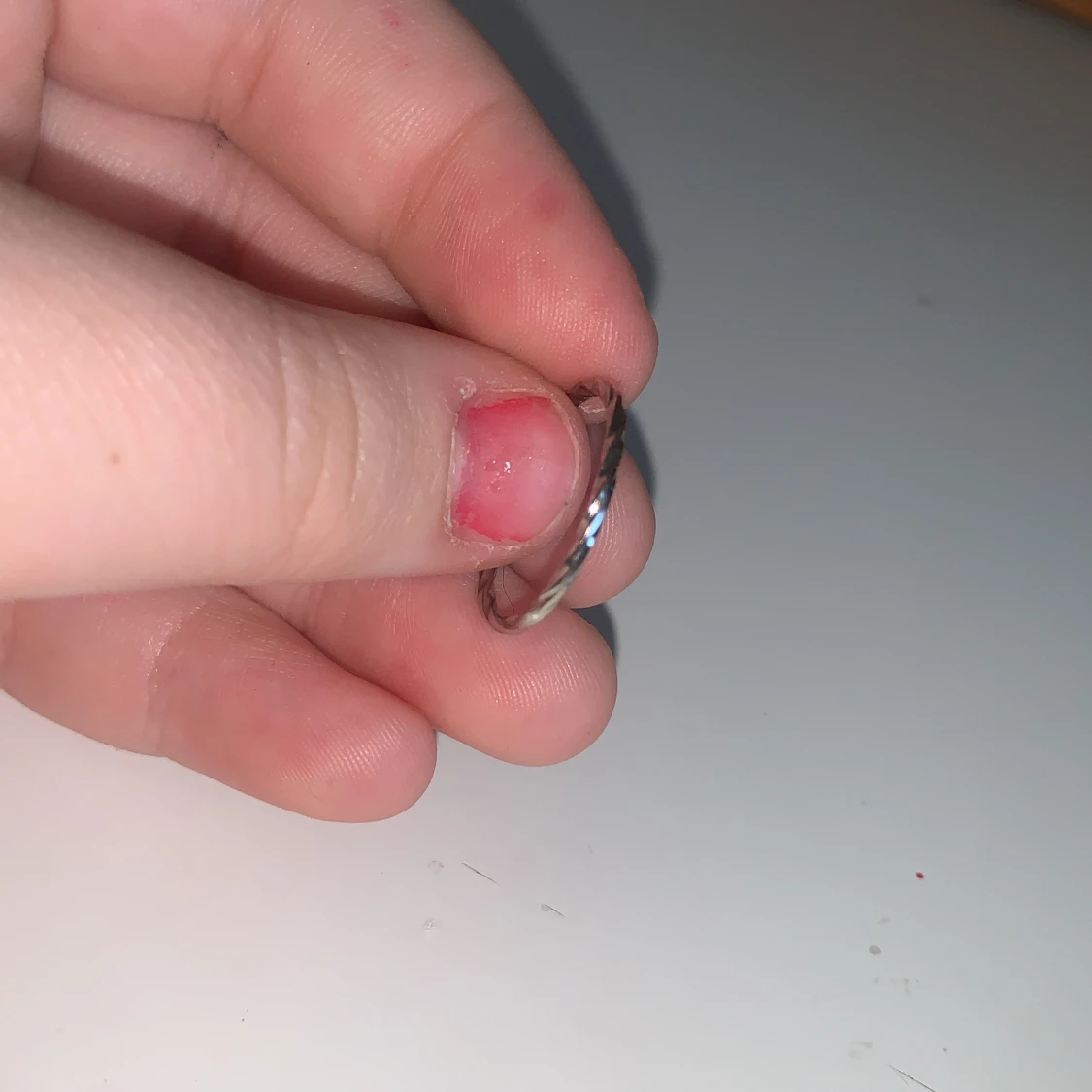 Silvriga ringar med vågig design - 4