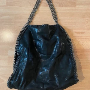 Elegant Damhandväska  - Helt ny i skick! 