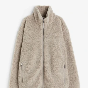 Pile jacka - Såååå fin pile jacka från HM, storlek s 🐻🩷