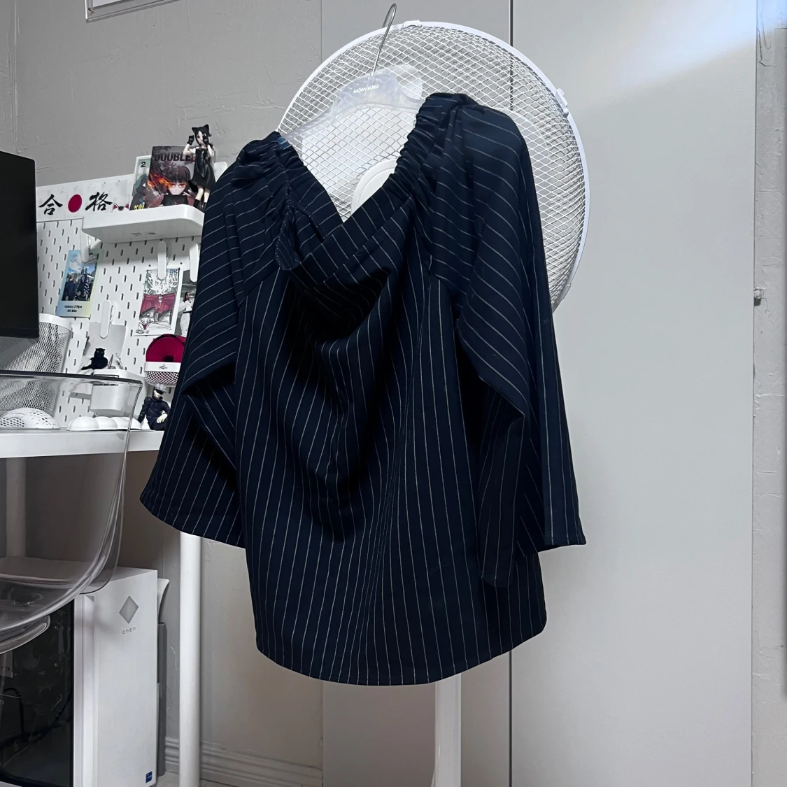 Tröja med axlar som show off  - 91