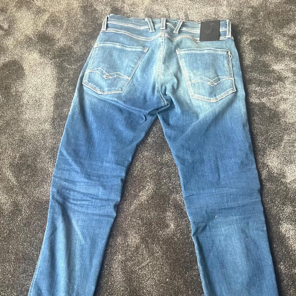 Blå jeans från Replay Anbass i slim fit - 90