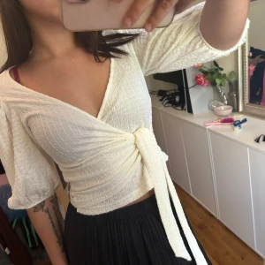 Top - Top från bikbok i storlek S.