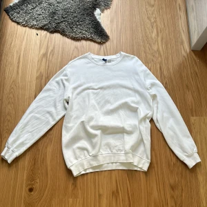 Vintage Crewneck - Vintage crewneck, oversized skit najs men kommer inte till användning längre så vill bli av med den