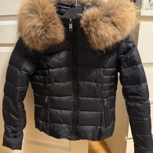 Rock and blue jacka stl 36 - Väldigt fint skick, jackan är knapöt använd. 