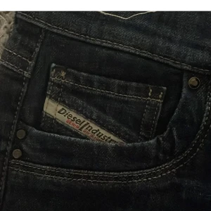 Diesel jeans  - Jätte snygga diesel jeans i nyskick, bild 1 & 2 är lånade från tjejen jag köpte av. De va tyvärr för små för mig så måste sälja vidare💗de är lågmidjade 