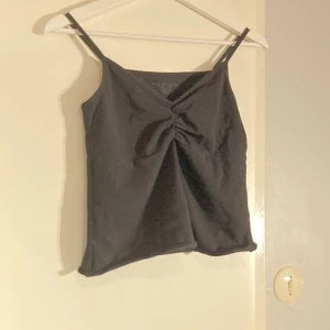 Brandy melville linne - Från brandy, svart men ser grå ut på bilden❤️